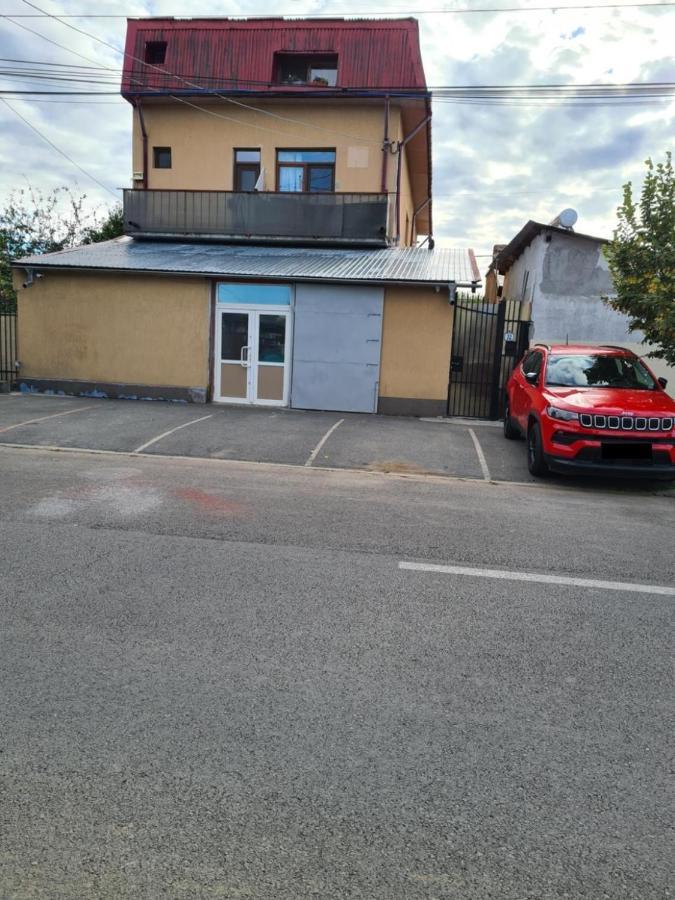 Ogadugu Bucareste Exterior foto